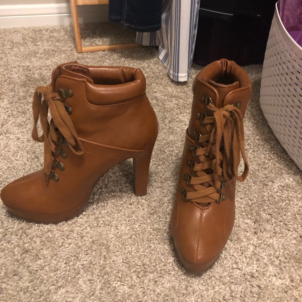 New brown boots with heel